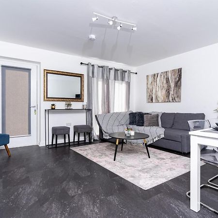 Spacious 3 Bedroom House In Glasgow City With Private Parking & Garden Eksteriør bilde