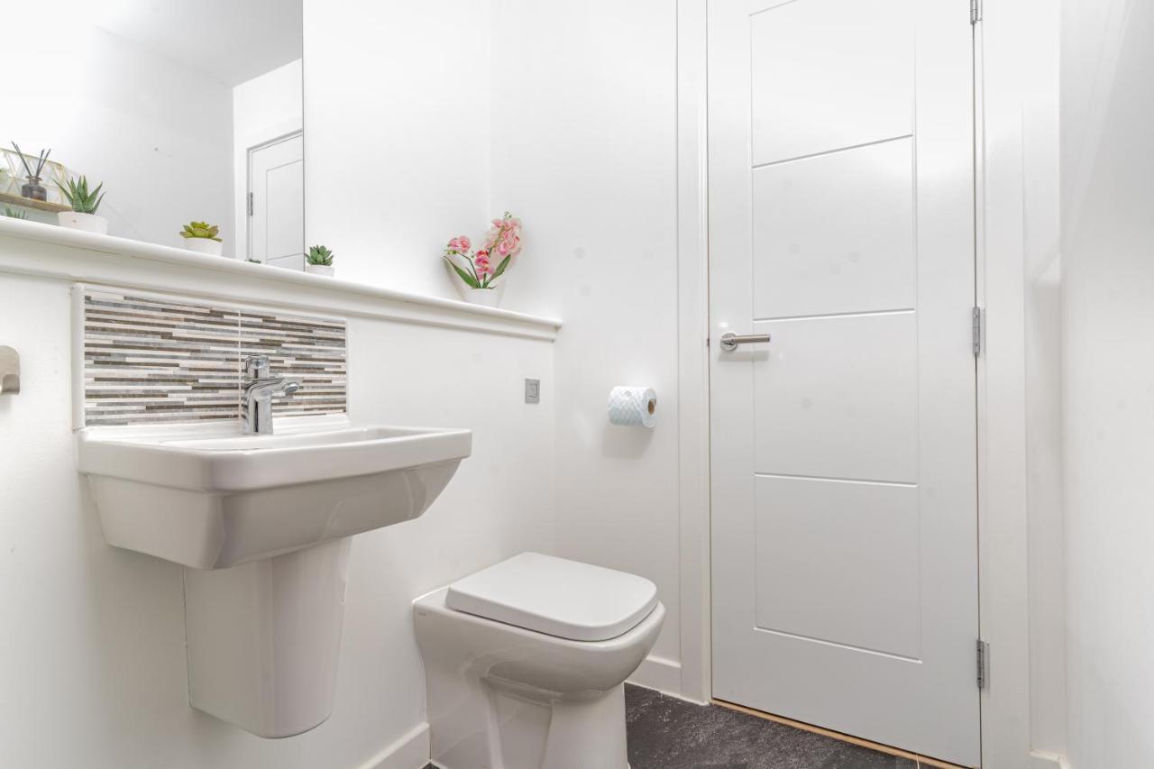 Spacious 3 Bedroom House In Glasgow City With Private Parking & Garden Eksteriør bilde