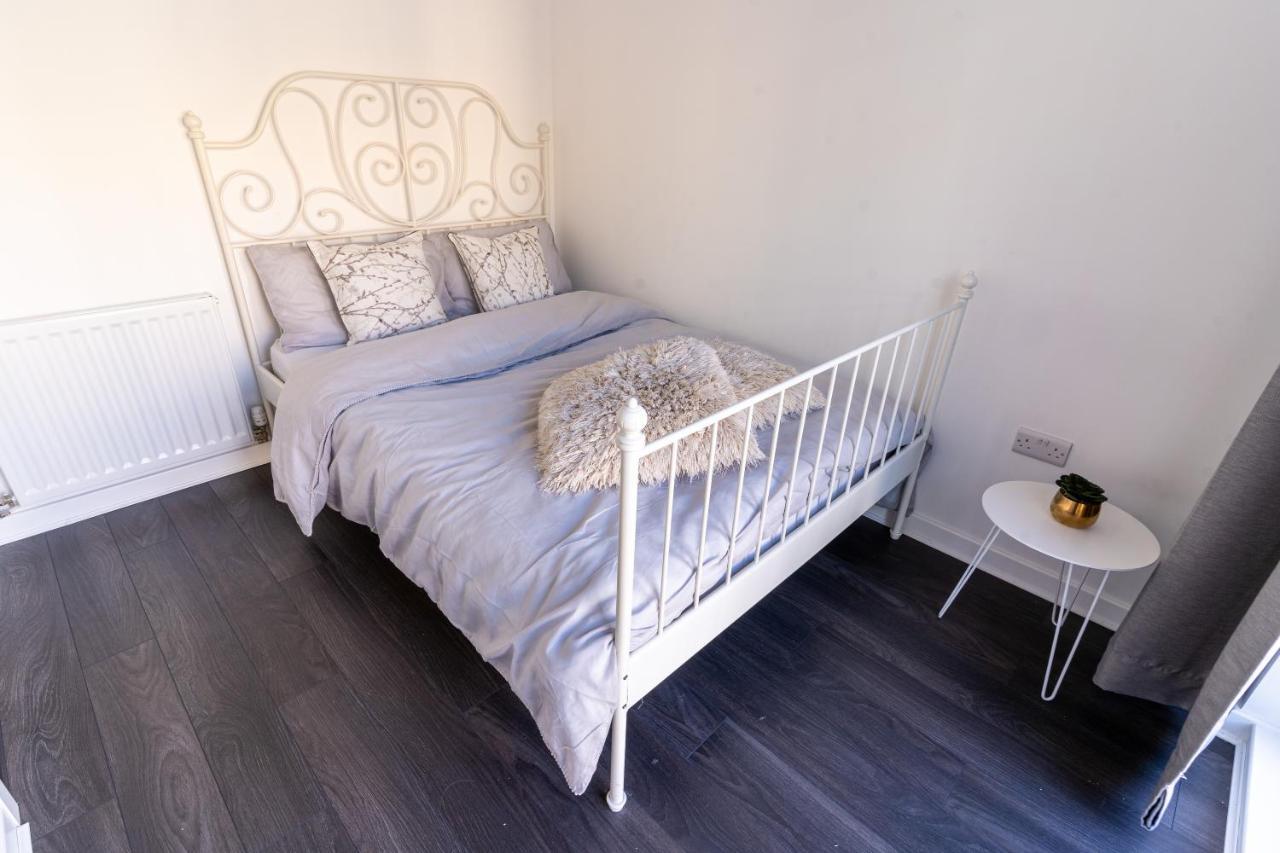 Spacious 3 Bedroom House In Glasgow City With Private Parking & Garden Eksteriør bilde