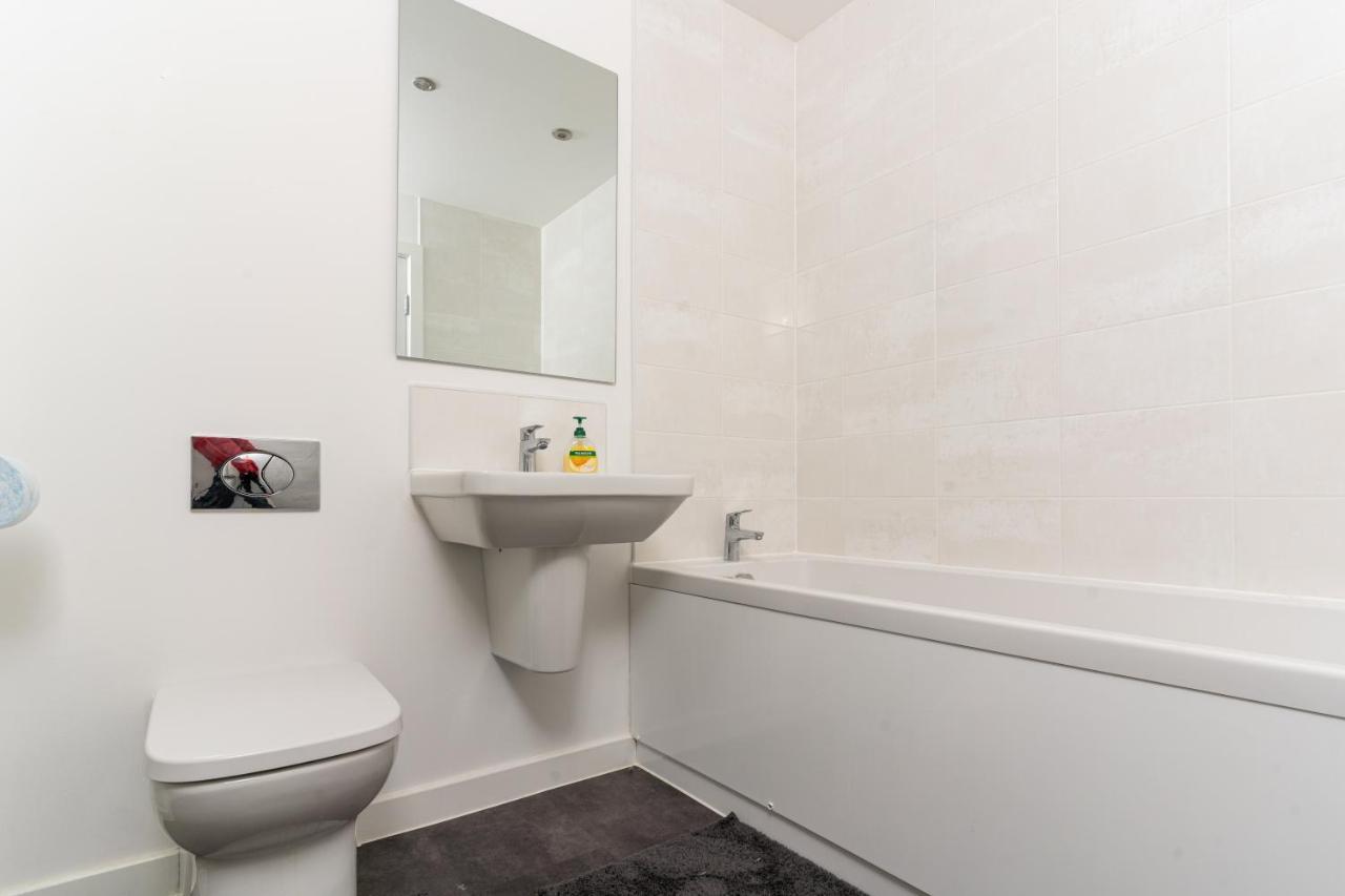 Spacious 3 Bedroom House In Glasgow City With Private Parking & Garden Eksteriør bilde