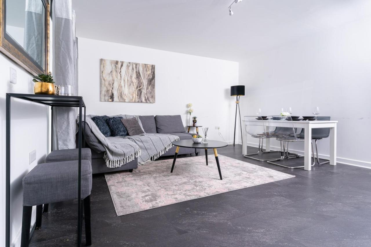 Spacious 3 Bedroom House In Glasgow City With Private Parking & Garden Eksteriør bilde