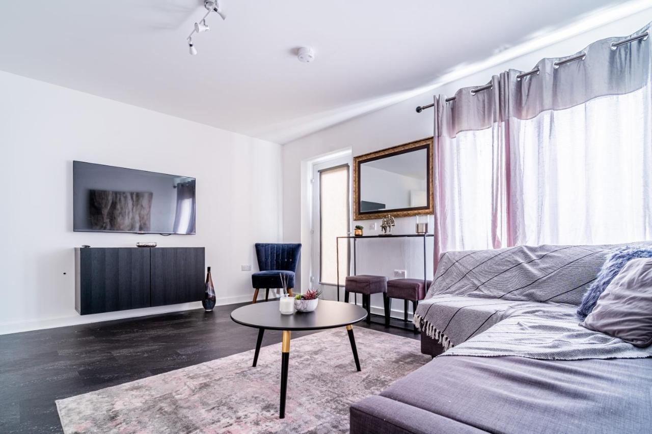 Spacious 3 Bedroom House In Glasgow City With Private Parking & Garden Eksteriør bilde